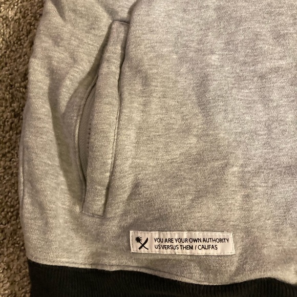 Us Versus Them Crew neck Sweater Sz Small - Picture 2 of 3